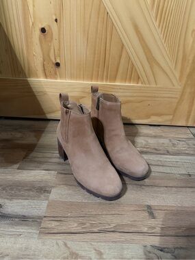 Women's Suede Ankle Boots in Taupe